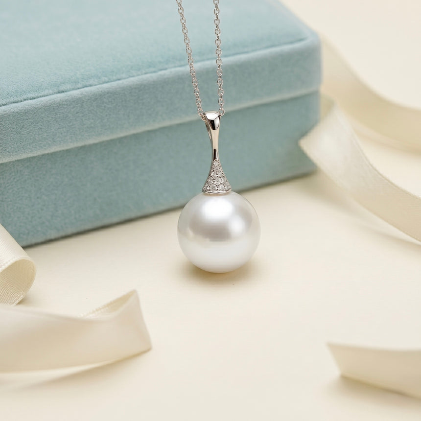 Natural Cultured White South Sea Pearl Pendant with Natural Diamond